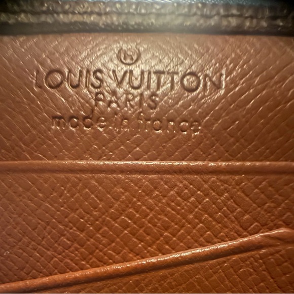 Louis Vuitton Monogram Elise Wallet - Picture 10 of 14